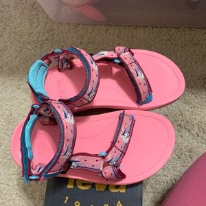 New without tags  Teva toddler sports sandals